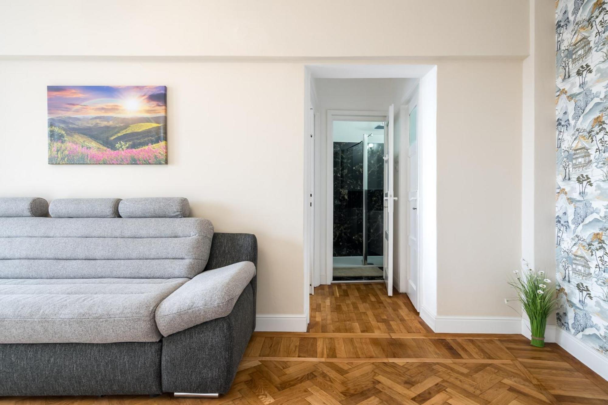 City View Apartment With Private Balcony Bucareste Exterior foto