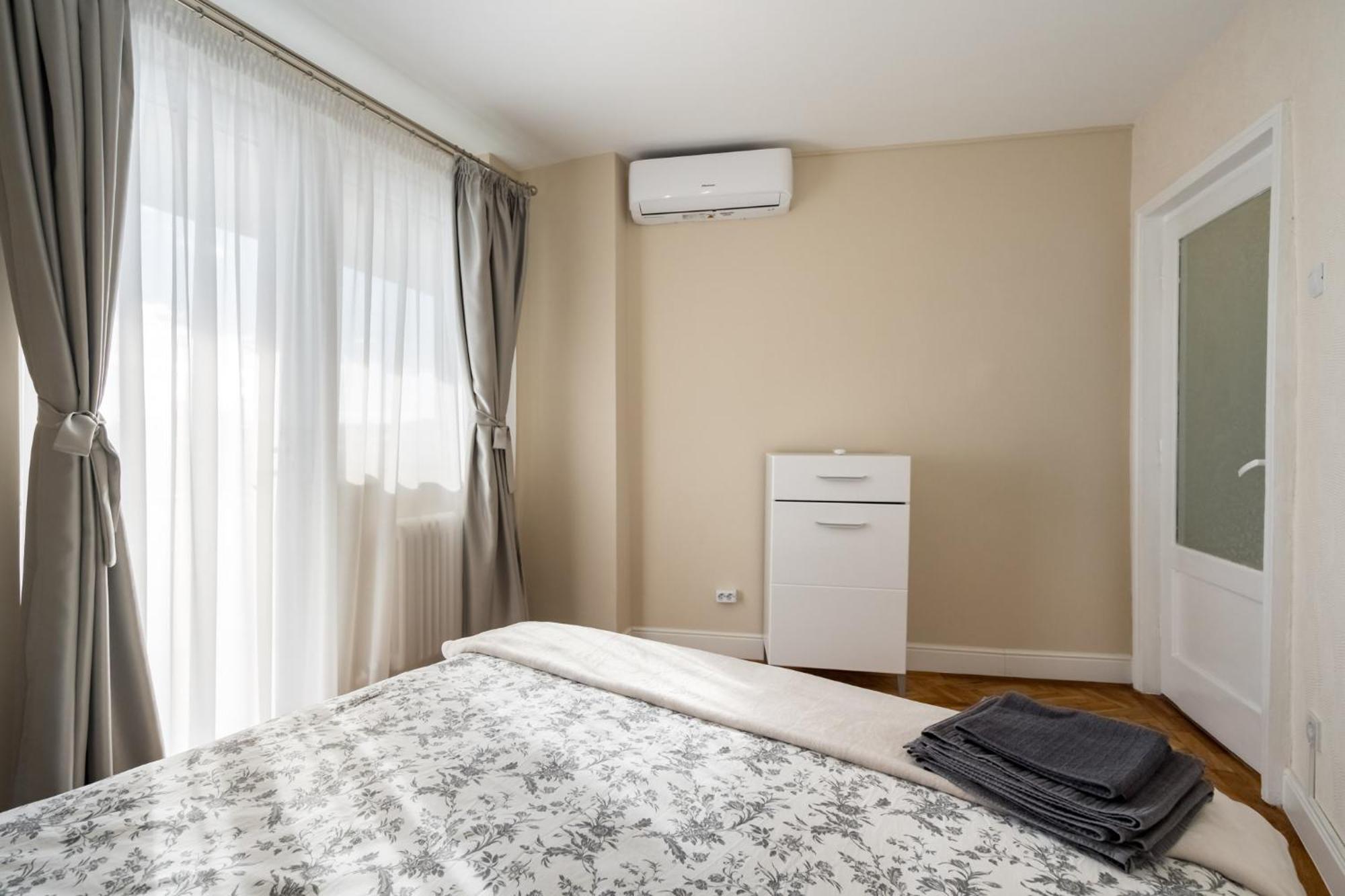 City View Apartment With Private Balcony Bucareste Exterior foto